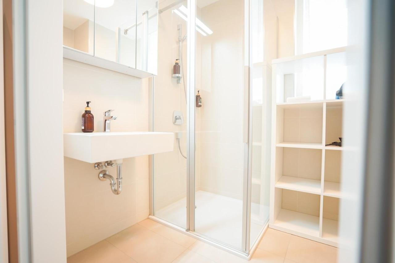 Suite In High-Rise On The Danube Виена Екстериор снимка